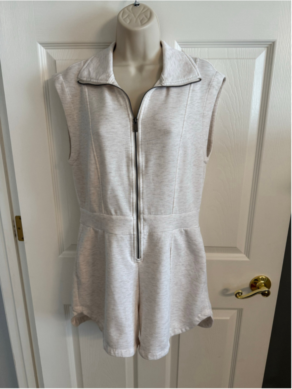 AVIA Fleece Scuba Knit Sleeveless Zip Romper Heather Cream Small 4-6 EUC